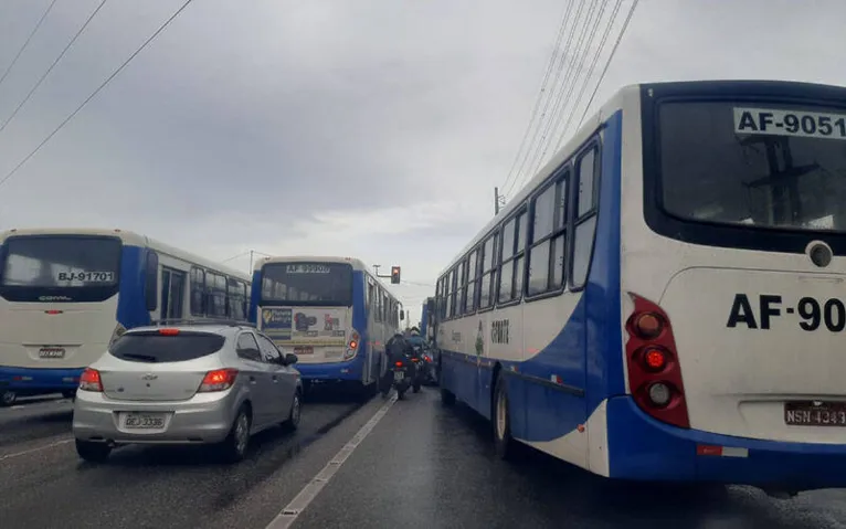 Na rodovia BR-316, o trânsito flui, embora esteja lento