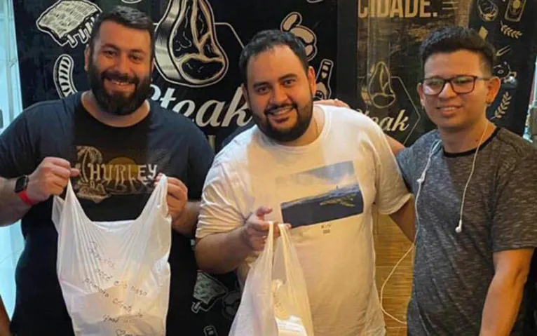Ian Affonso e Márcio Costa entraram com o Steak 444 no iFood, aproveitando a decolagem célere do delivery de alimentos