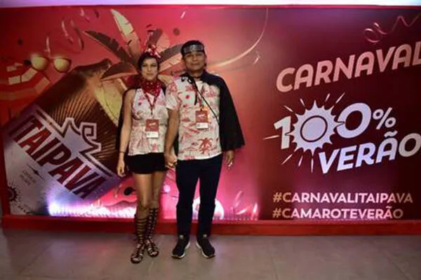 O casal foi flagrado em um camarote da Marquês de Sapucaí.