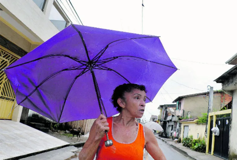 "Esses dias, quando eu cheguei em casa, encontrei tudo ‘nadando’ na água. Perdi ventilador, móveis...”, Marlene Helena , diarista