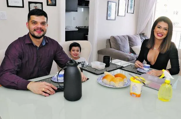 Layse Aires, Karson Lobato, junto com o filho