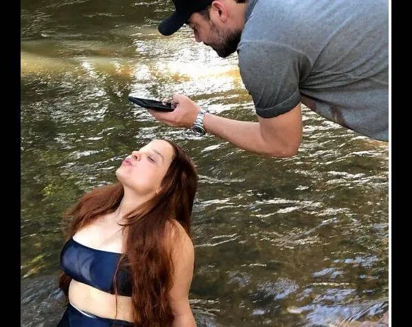 Só de biquíni, Maiara é elogiada pelo namorado e pela mãe