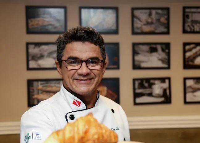 Samuel Carvalho, titular do Armazém 25 Padaria, contratou o famoso chef Felipe Boulanger, ex- Emiliano e ex-Four Seasons, para assumir a produção artesanal do Armazém 25, no período de um ano. Serão 10 dias mensalmente em Belém, inovando e treinando equipe. Em junho, o Armazém 25 abrirá novo ponto, agora na Wandenkolk
