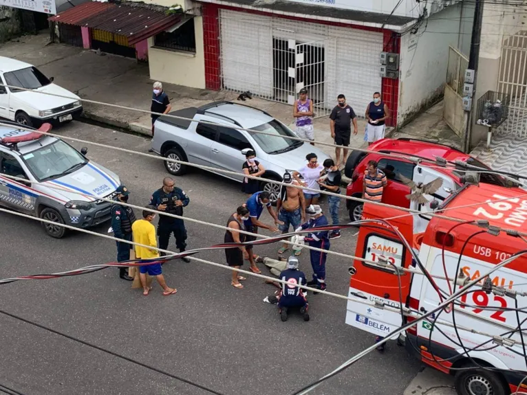 Ciclista fica ferido ao se chocar com carro no centro de Belém