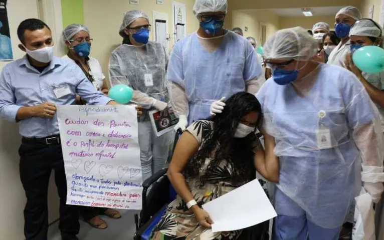 Gestante recuperada da Covid-19 recebe alta no Pará