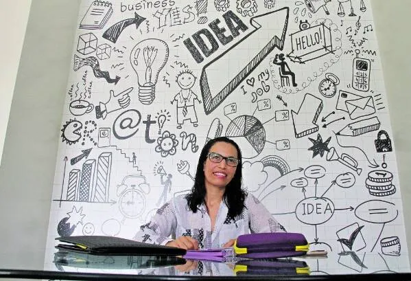 A pessoa deve avaliar como anda a receita familiar e quanto tem disponível para o pagamento de dívidas, orienta a educadora financeira Ana Ferrari

