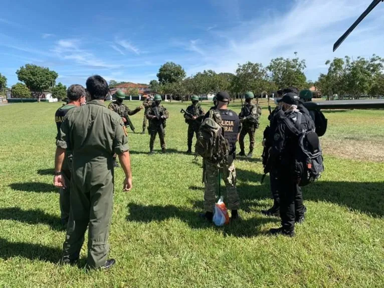 Maquinas e equipamentos foram destruídos.