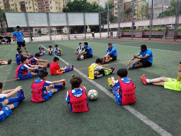 Paraense volta aos treinos de futebol na China; casos de Covid-19 ainda preocupam