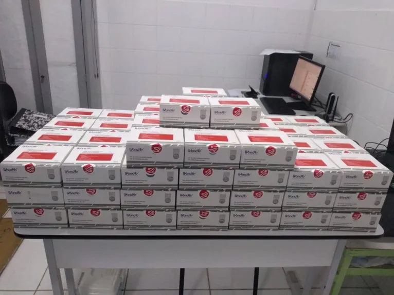 Os medicamentos e máscaras serão entregues nas unidades de saúde distribuídas no município.