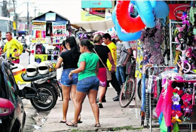 Muitas pessoas ainda andam despreocupadas pelo município

