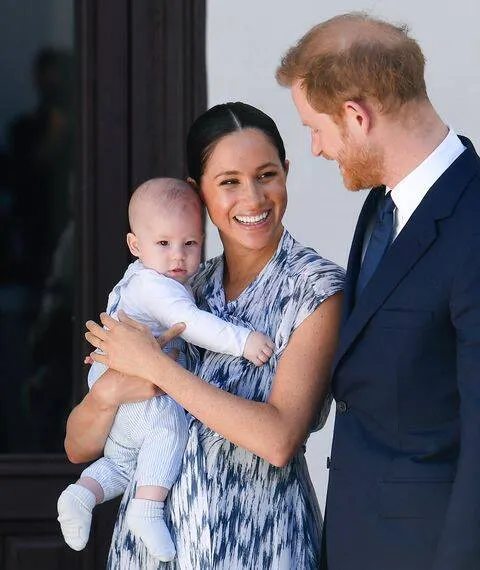 Meghan Markle pede ajudinha a Angelina Jolie pra retomar carreira de atriz 