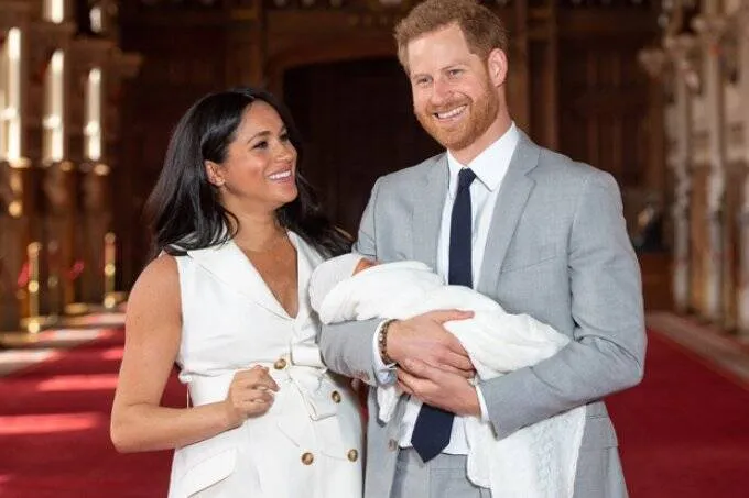Meghan Markle pede ajudinha a Angelina Jolie pra retomar carreira de atriz 