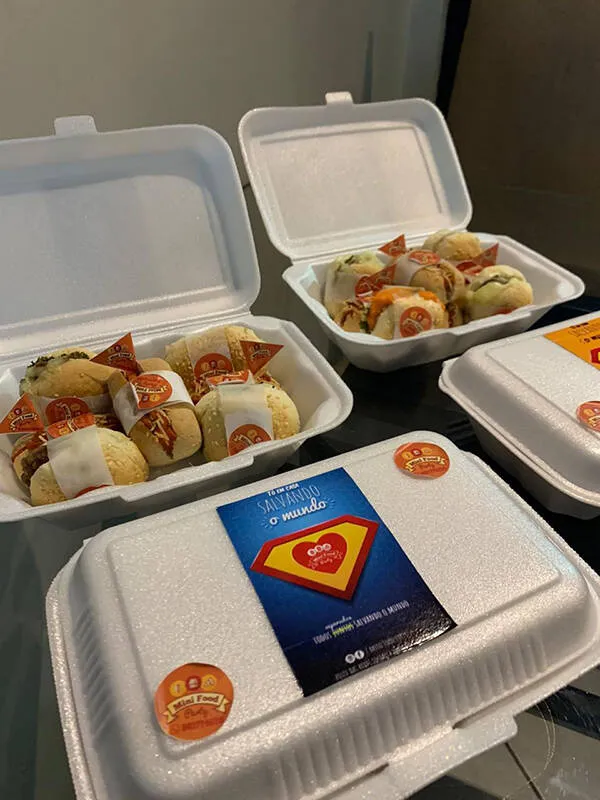 Foi no delivery que ele percebeu que poderia manter seu negócio em meio a pandemia.