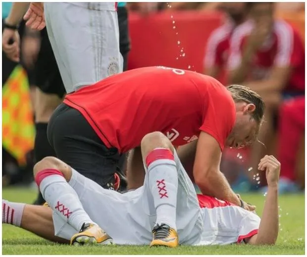 Jogador de futebol acorda de coma após três anos