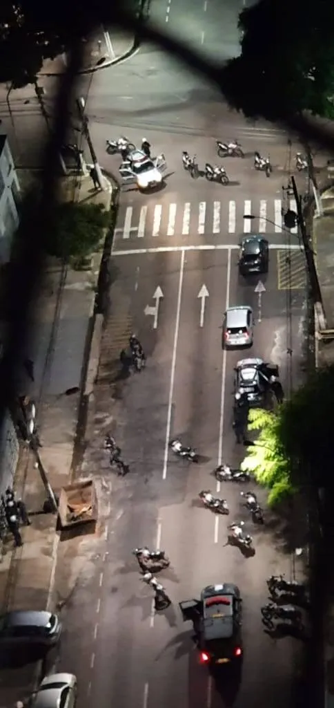 Assaltante se entrega após fazer casal refém dentro de um veículo no bairro do Umarizal