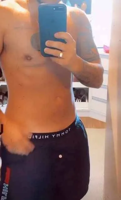 Sem camisa, Thammy exibe tanquinho sarado e leva fãs ao delírio; veja!