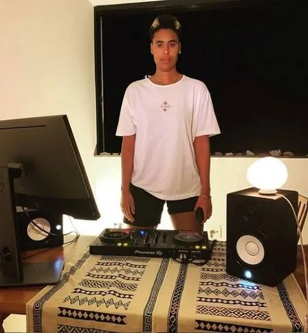 Bruna Linzmeyer assume namoro com DJ