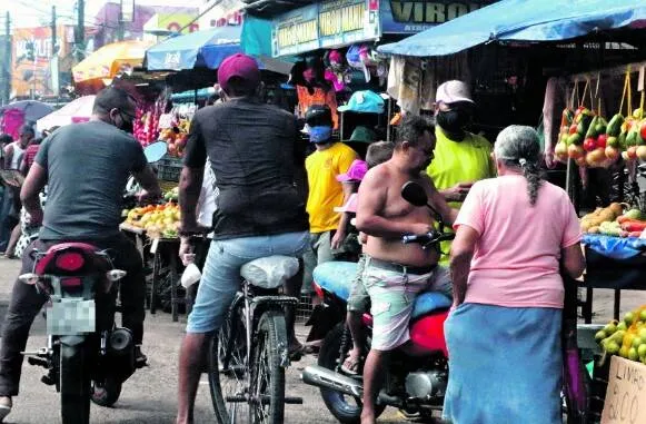 Na feira livre da Terra Firme,  estava bem movimentada na manhã de ontem

