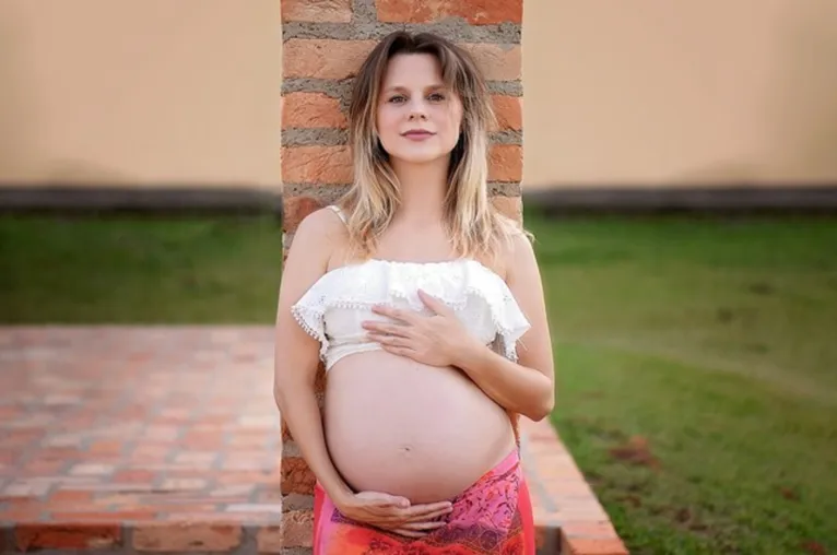 Daniela Carvalho voltou ao Brasil porque está grávida