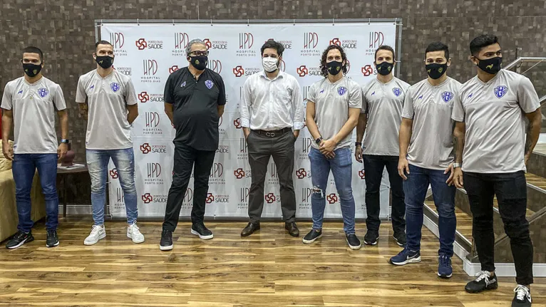 Elenco bicolor realiza testes rápidos para covid-19