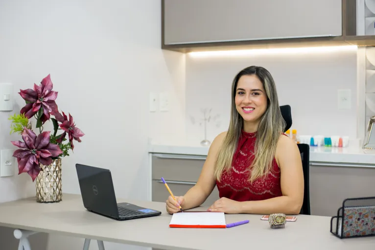 Dermatologista Suzanne Vianna