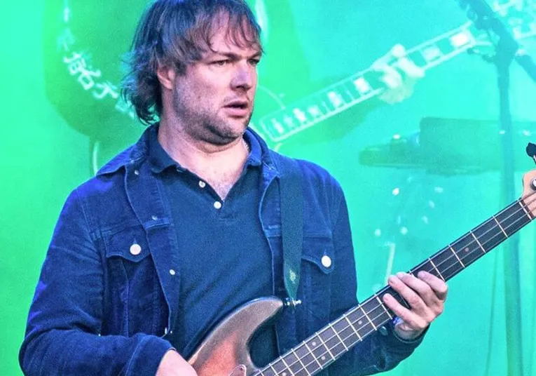 Mickey Madden é preso por violência doméstica.