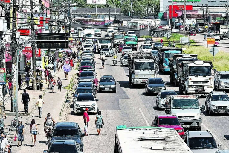 Até o  fluxo de veículos que circulam pela rodovia BR-316 aumentou nos últimos dias.