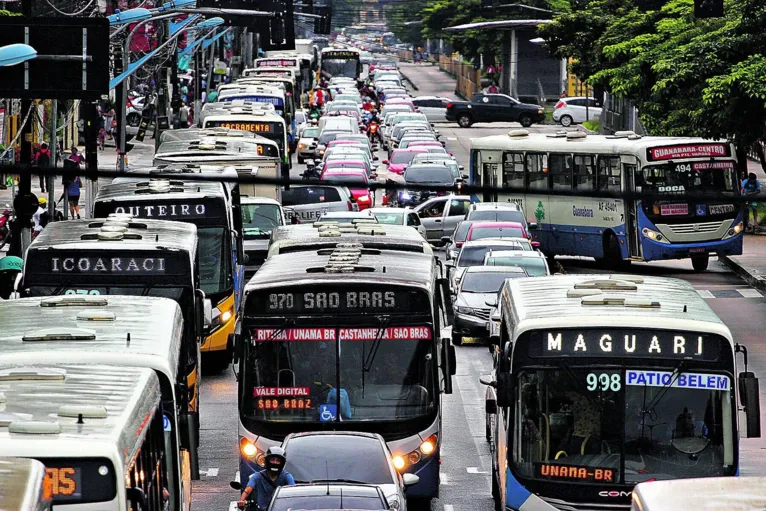 Aplicativo é usado para ajudar usuários a planejar o tempo de espera nos pontos de ônibus.