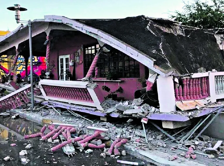 No México, um forte terremoto atingiu 7,4 de magnitude e gerou alerta de tsunami