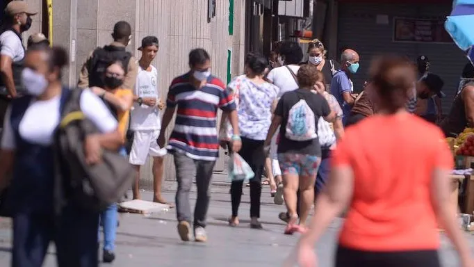 Imunização é considerada a forma mais eficaz de combater inúmeras doenças infecciosas. Superação da pandemia de coronavírus depende da aprovação de uma vacina eficiente entre as várias que estão em estudo