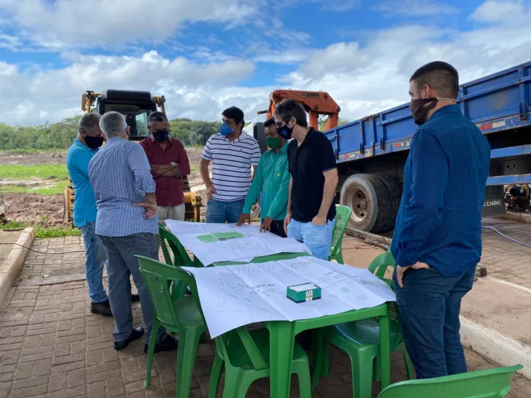 Dirigente esteve observando as obras no local na última semana.