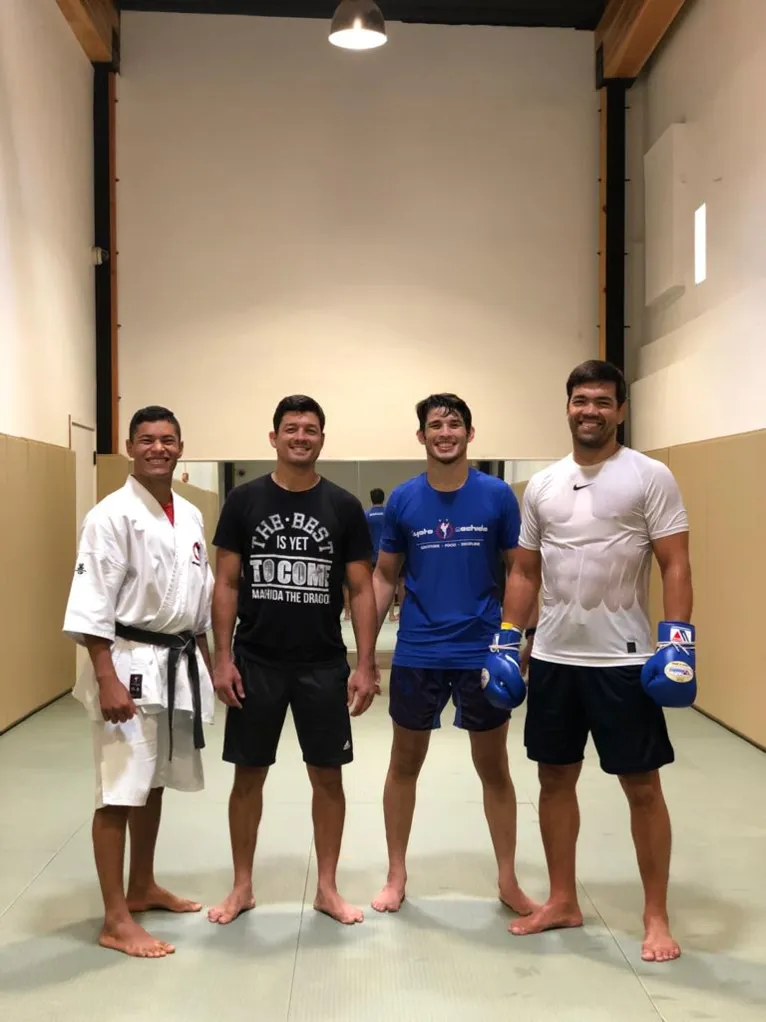 O lutador contou com a preparação dos irmãos Machida  