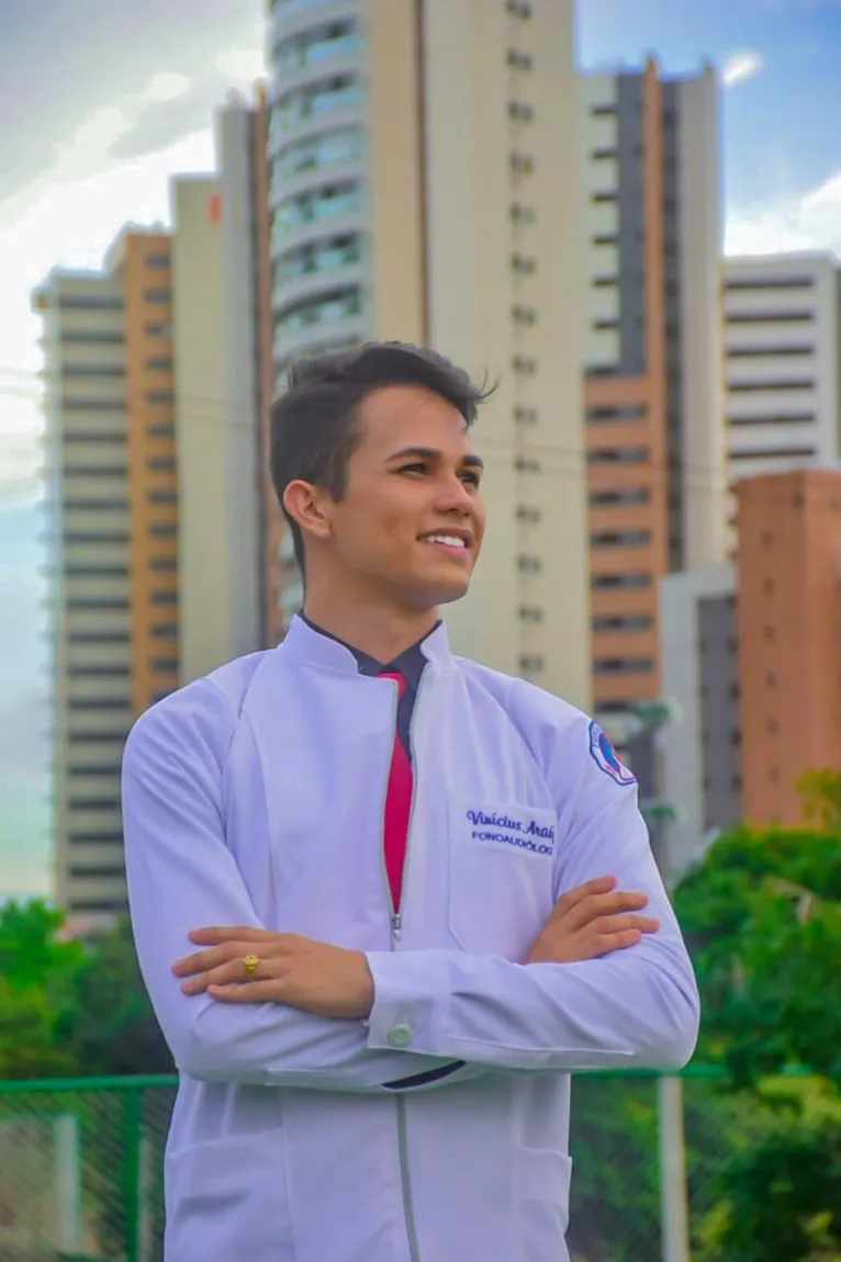 Fonoaudiólogo Vinícius Araújo 