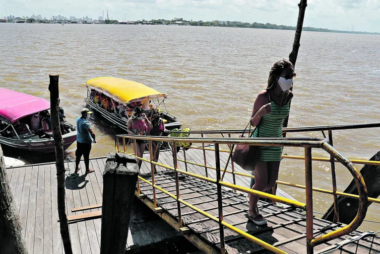 As pequenas embarcações voltaram a movimentar a travessia do continente para o Combu