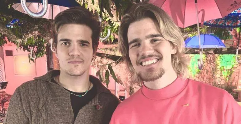 Dupla sertaneja testa positivo para covid-19