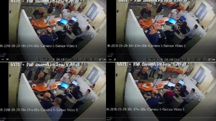 Imagens mostram Queiroz pagando contas de Flávio em dinheiro vivo