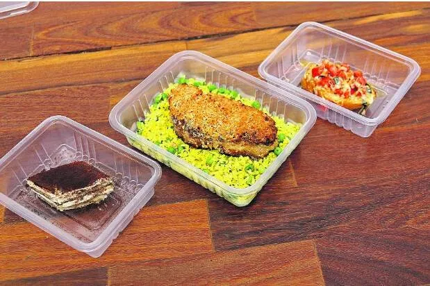 Manjar: Bruschetta pomodoro na entrada, filhote com crosta de amêndoas e arroz de açafrão e um tiramissu de cupuaçu

