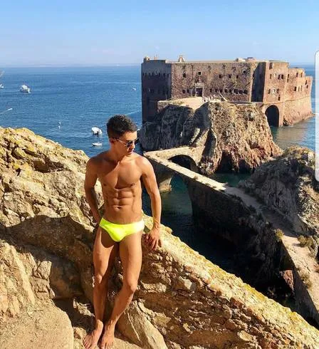 Brasileiro recebe convite para interpretar CR7 em filme pornô