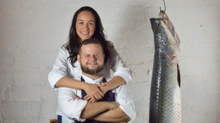 Os chefs Paulo Anijar e Ilca Carmo preparam as panelas para o retorno do Santa Chicória, em grande estilo, no próximo dia 14.