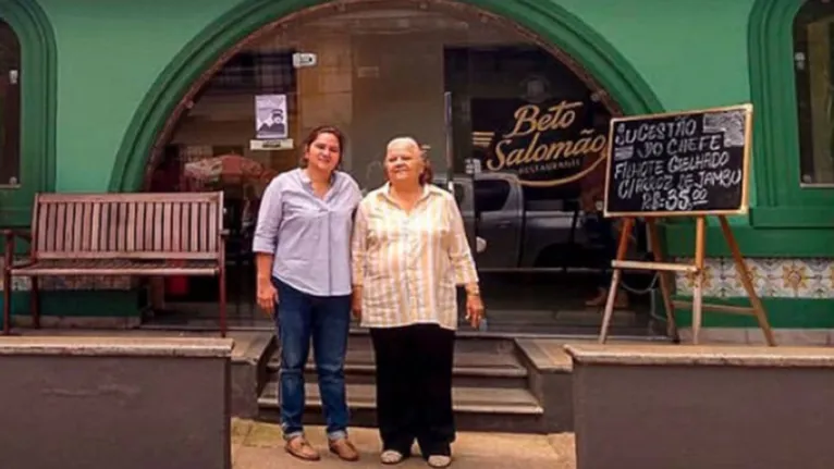 Cristiane e Lourdes Salomão marcaram, para agosto, a estreia dos jantares no novo Beto Salomão, na Benjamin. No cardápio, steaks, pizzas e hambúrgueres, preparados no moderno forno à lenha da casa, além, claro, dos queridinhos e famosos caranguejo com farofa e a unha