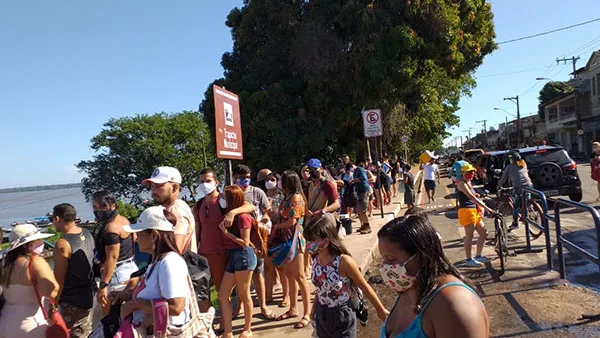 Imagens no trapiche de Icoaraci chocam pela alta aglomeração e falta de fiscalização