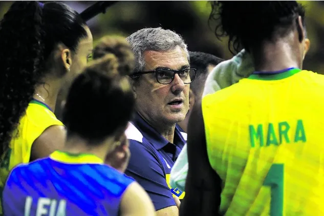 Desfalques não abalam confiança de Zé Roberto na seleção feminina de vôlei para os Jogos Olímpicos