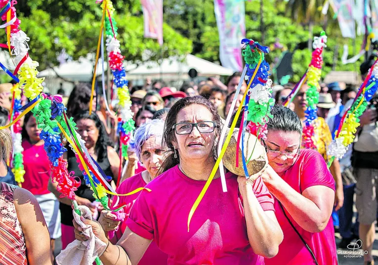 Celso Lobo mostra registros do rito religioso e do Festival de Botos de Alter do Chão