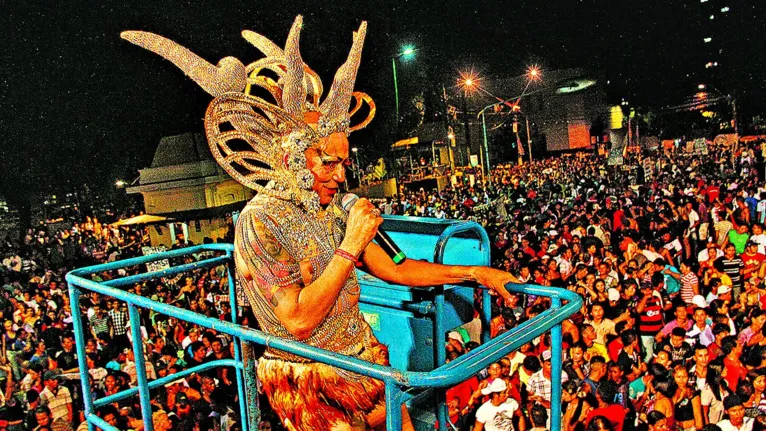 Teatro Waldemar Henrique receberá parte da programação presencial, que será recheada de participações online. 