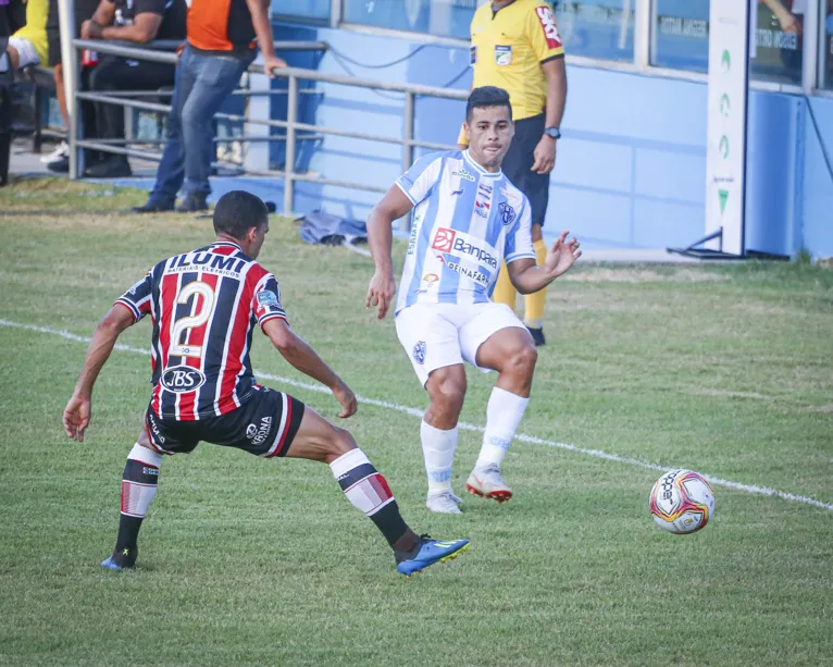 Treinador lamenta erros após empate bicolor na estreia