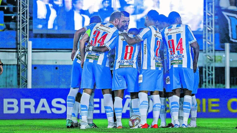 Sem poder ir ao estádio, torcida usa canais de comunicação pela internet