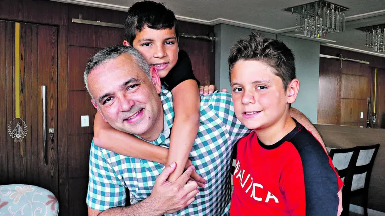 Pablo Fabiano e seus filhos 