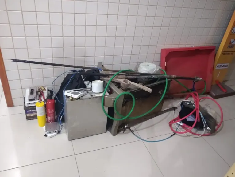 Polícia Militar impede roubo à caixa eletrônico e prende
dois acusados