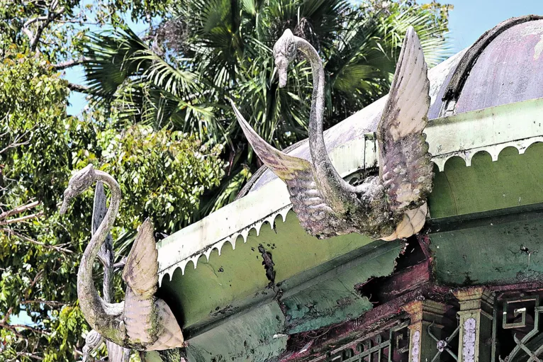 O coreto da Praça Batista Campos está totalmente deteriorado. 