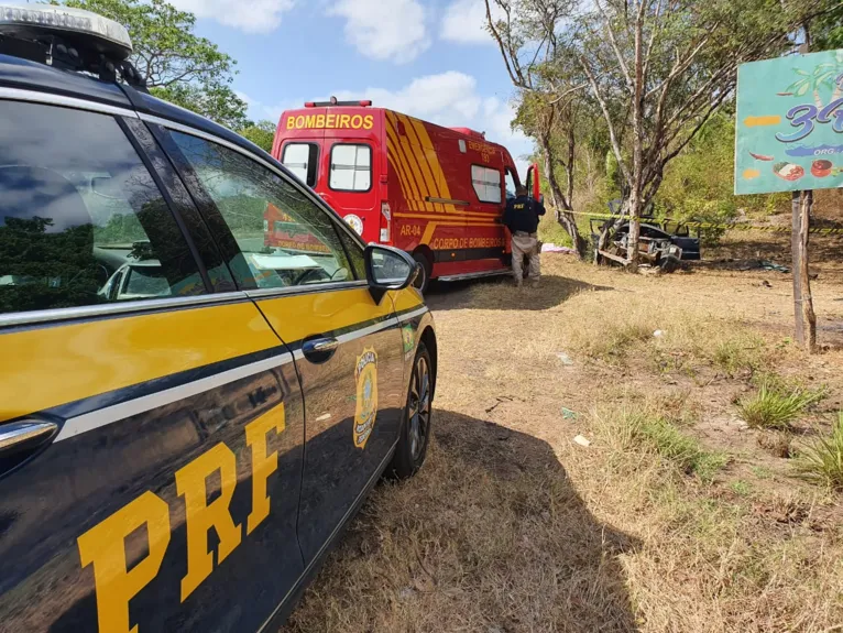 Condutor sem CNH perde controle do carro e acidente mata três pessoas na BR-316